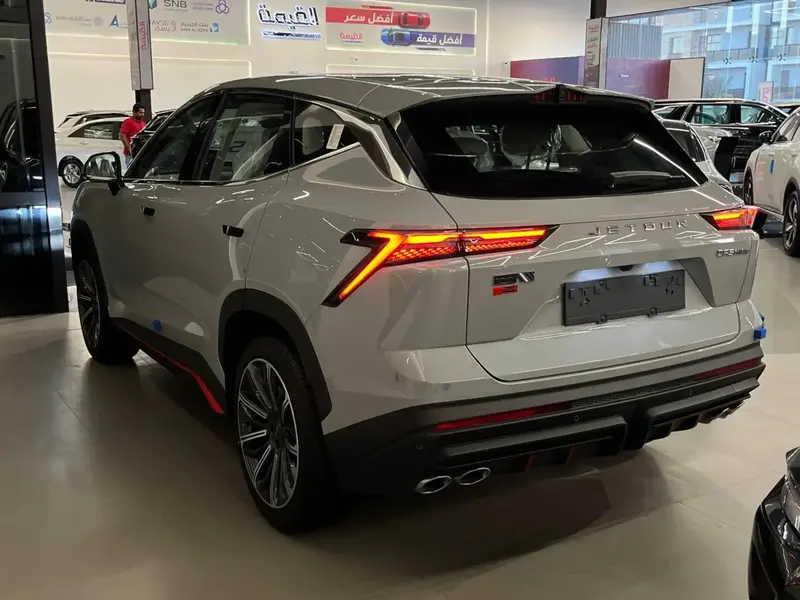 Discover undefined undefined Exterior Interior Images.Find all aspects and details of cars.