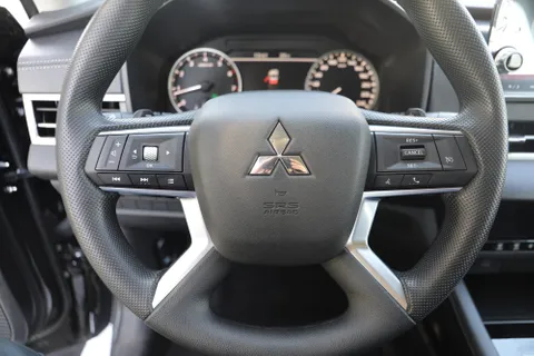 New Mitsubishi Outlander 2.5L GLX Mid Line 2024