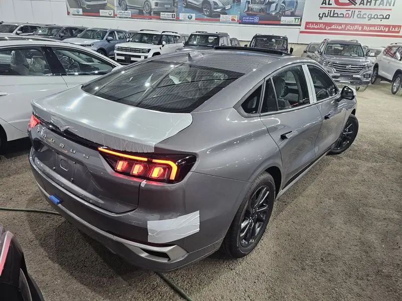 Discover undefined undefined Exterior Interior Images.Find all aspects and details of cars.