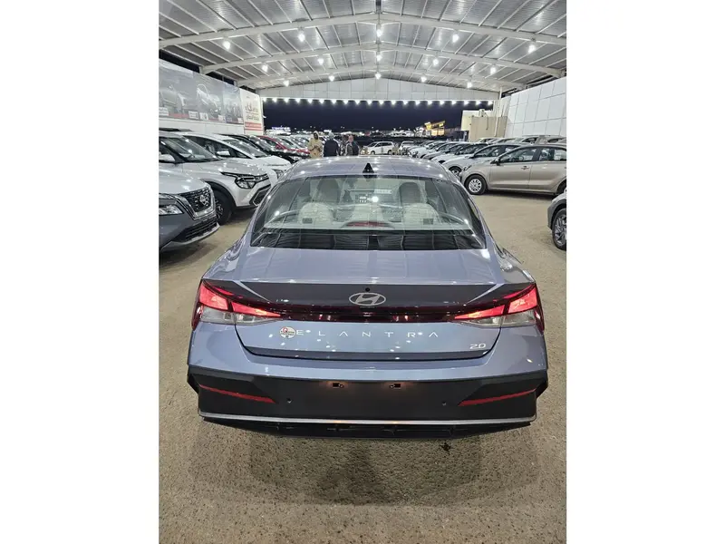 Hyundai Elantra 2025