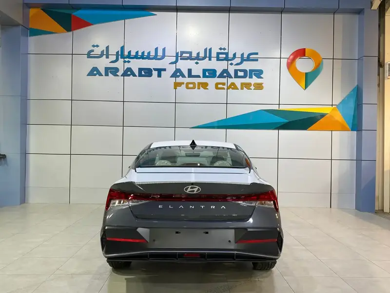 Hyundai Elantra 2025