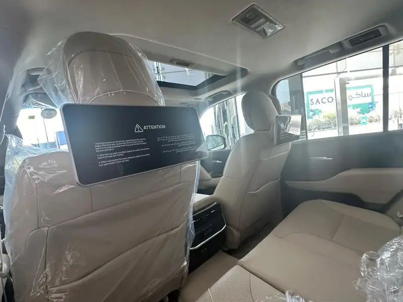 Discover undefined undefined Exterior Interior Images.Find all aspects and details of cars.