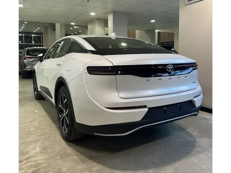 Discover undefined undefined Exterior Interior Images.Find all aspects and details of cars.
