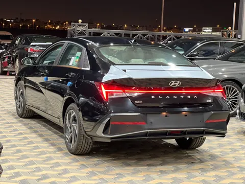 New Hyundai Elantra 2.0L Comfort 2025