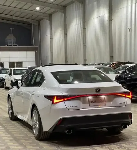 Discover undefined undefined Exterior Interior Images.Find all aspects and details of cars.