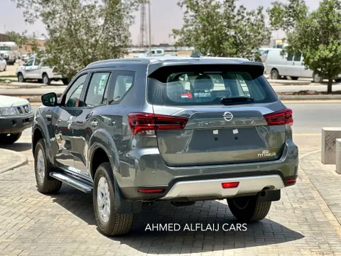 Discover undefined undefined Exterior Interior Images.Find all aspects and details of cars.