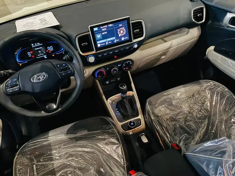Discover undefined undefined Exterior Interior Images.Find all aspects and details of cars.