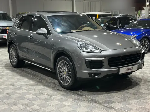 Porsche Cayenne Base 2016