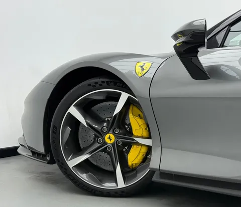 Ferrari SF90 Stradale 4.0T V8 Plug-in-Hybrid 2021