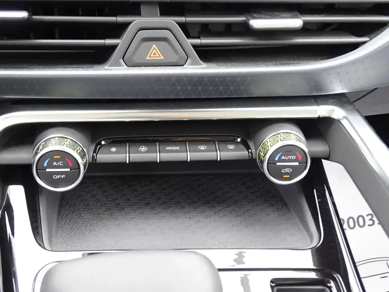 Geely Tugella 2025
