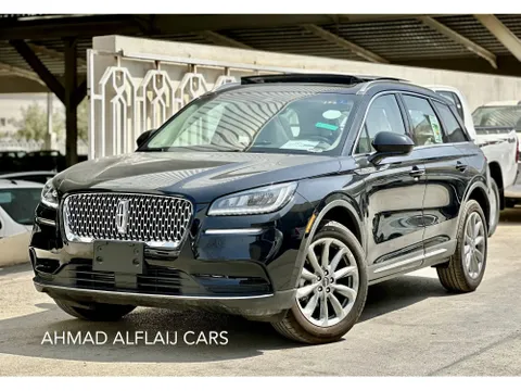 Discover undefined undefined Exterior Interior Images.Find all aspects and details of cars.