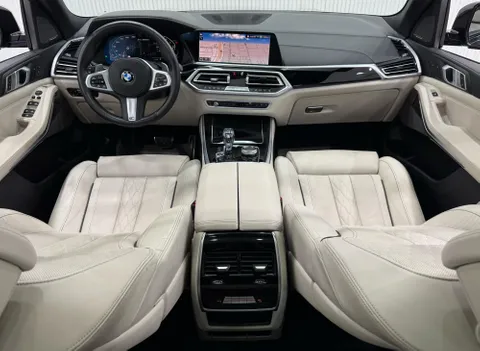 Discover undefined undefined Exterior Interior Images.Find all aspects and details of cars.