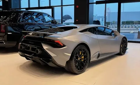 Discover undefined undefined Exterior Interior Images.Find all aspects and details of cars.