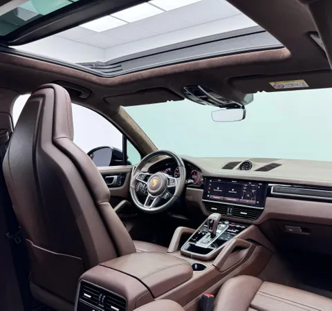 Discover undefined undefined Exterior Interior Images.Find all aspects and details of cars.