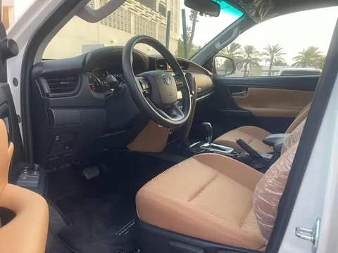 Toyota Fortuner 2.7L 2024