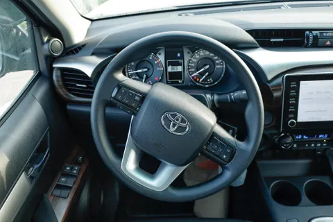 New Toyota Hilux 2.7 Double Cab 4x2 A/T Top 2025
