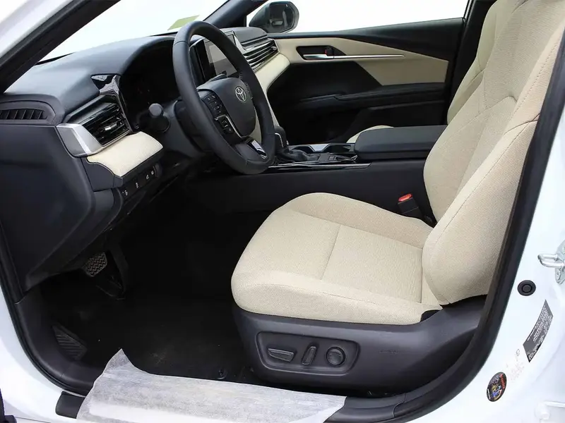 Toyota Camry 2025