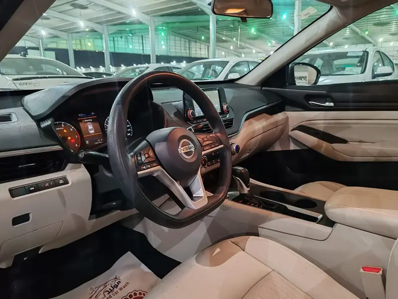 Nissan Altima 2021