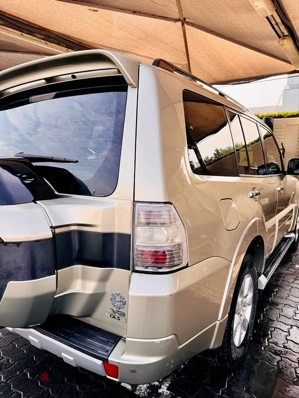 ميتسوبيشي باجيرو 2015