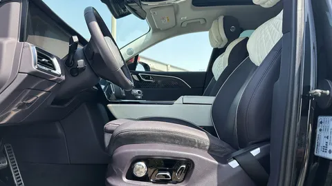 Hongqi E-HS9 Deluxe (6 Seats) 2022