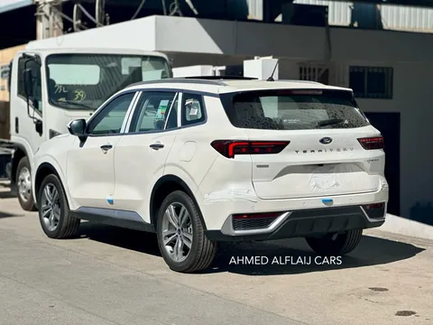 Discover undefined undefined Exterior Interior Images.Find all aspects and details of cars.
