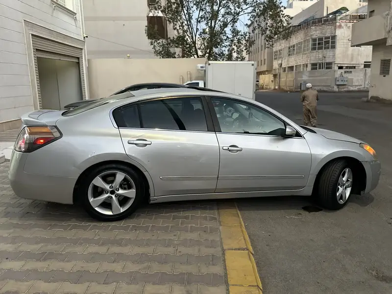 Nissan Altima 2009