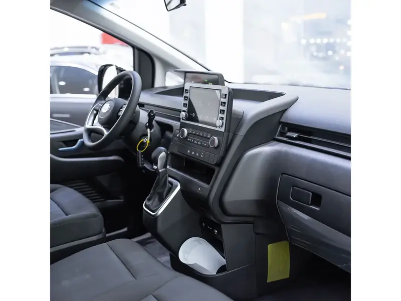 Hyundai Staria 2025