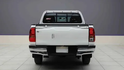 Discover undefined undefined Exterior Interior Images.Find all aspects and details of cars.