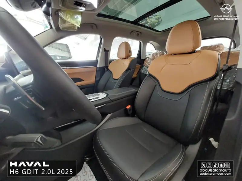 Discover undefined undefined Exterior Interior Images.Find all aspects and details of cars.