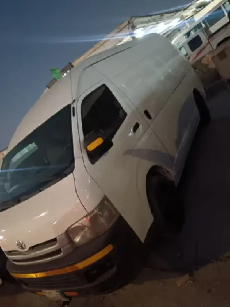 toyota hiace image Toyota Hiace 2010