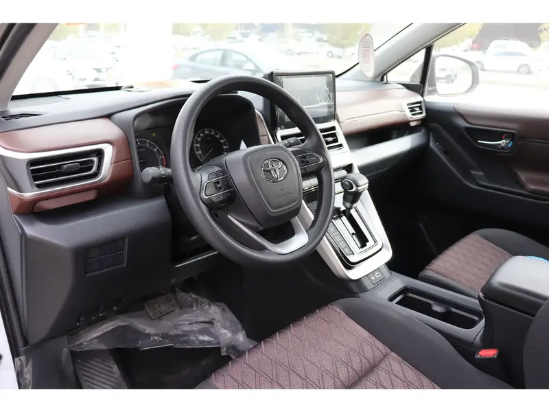 Discover undefined undefined Exterior Interior Images.Find all aspects and details of cars.