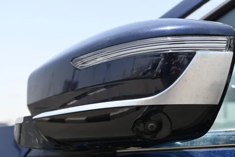 Discover undefined undefined Exterior Interior Images.Find all aspects and details of cars.