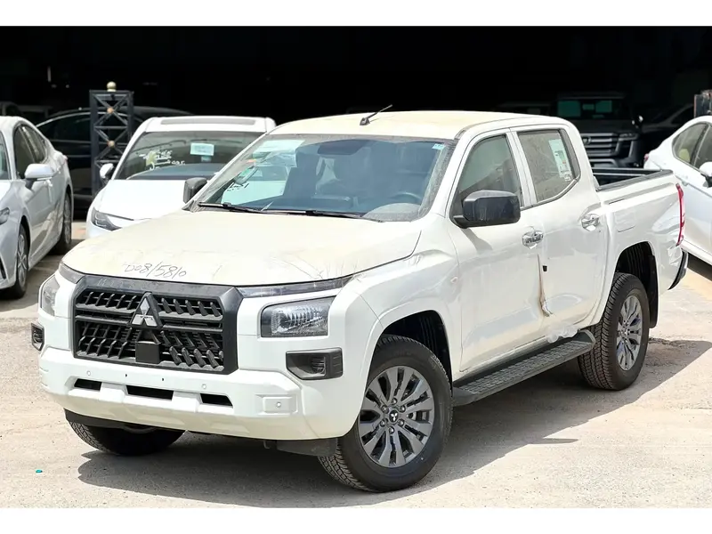 Discover undefined undefined Exterior Interior Images.Find all aspects and details of cars.