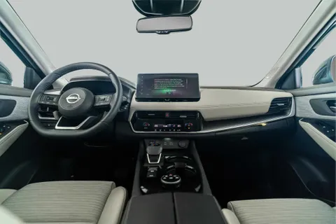 Discover undefined undefined Exterior Interior Images.Find all aspects and details of cars.
