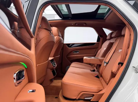 New Bentley Bentayga 4.0L V8 2024