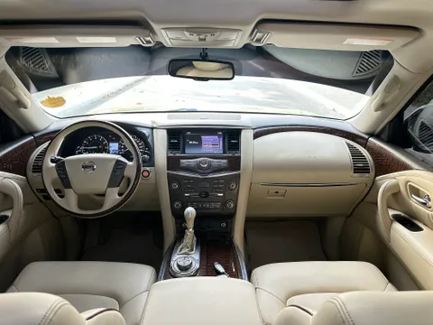 Nissan Patrol 5.6L LE Platinum 2012
