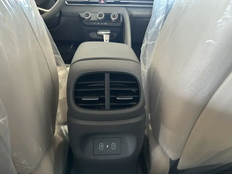 Hyundai Elantra 2025
