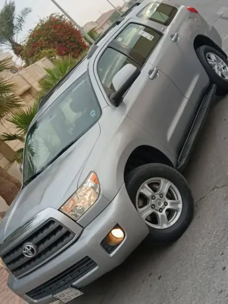 toyota sequoia image Toyota Sequoia 2012