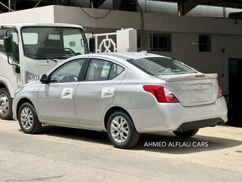 Discover undefined undefined Exterior Interior Images.Find all aspects and details of cars.