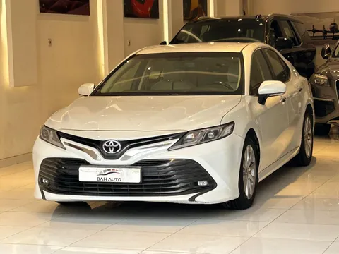 Toyota Camry 2.5L GLE (178 HP) 2020