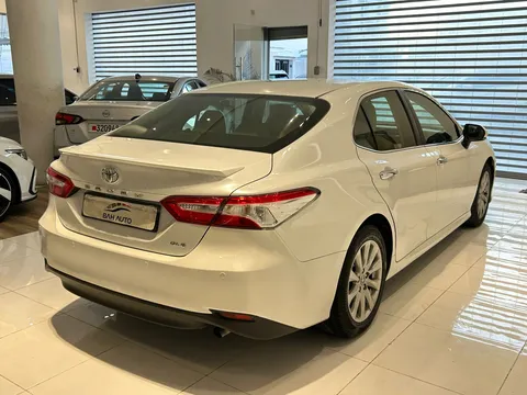 Toyota Camry 2.5L GLE (178 HP) 2020