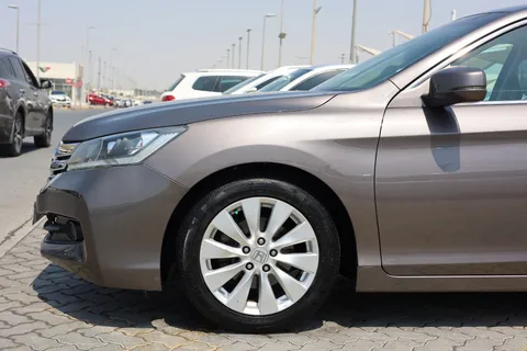 Honda Accord 2.4L LX + Sunroof + Aluminum Wheels 2015