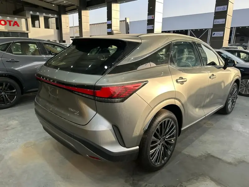Discover undefined undefined Exterior Interior Images.Find all aspects and details of cars.
