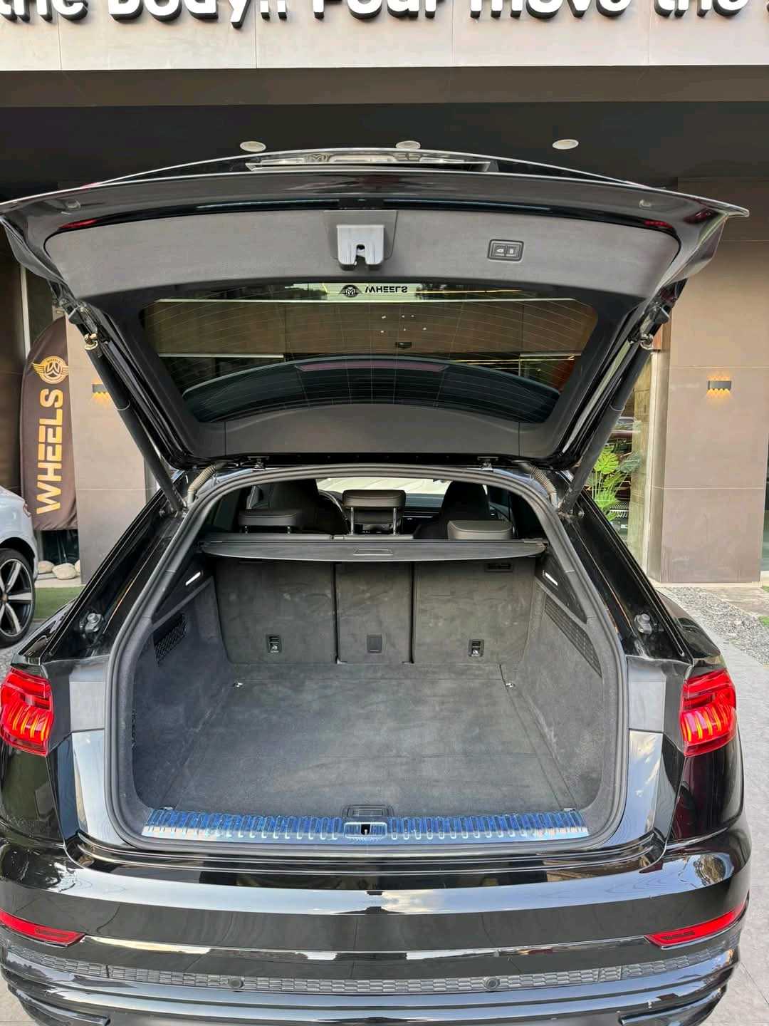 Audi Q8 2023