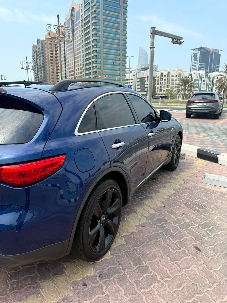 انفينيتي QX70 2017