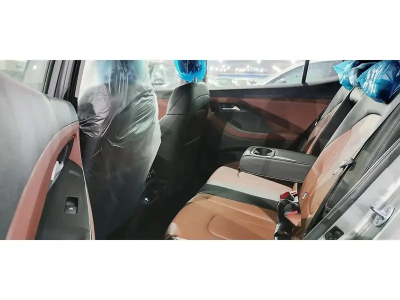 Discover undefined undefined Exterior Interior Images.Find all aspects and details of cars.