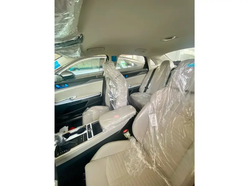 KIA K5 2025