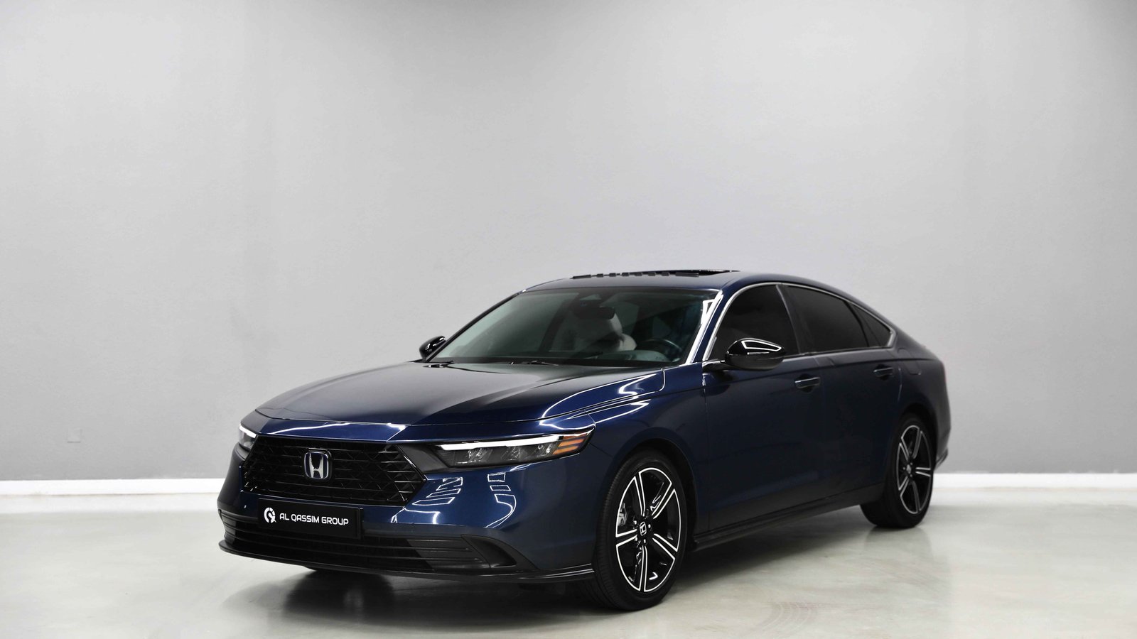 Discover undefined undefined Exterior Interior Images.Find all aspects and details of cars.
