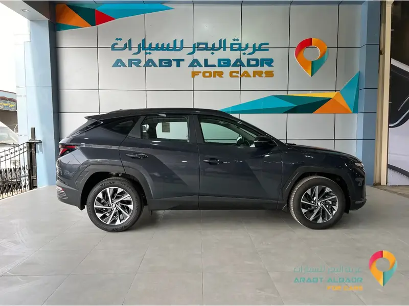 Discover undefined undefined Exterior Interior Images.Find all aspects and details of cars.