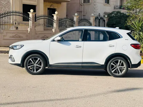 Discover undefined undefined Exterior Interior Images.Find all aspects and details of cars.